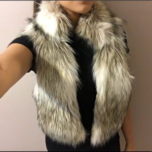 faux fur vest S